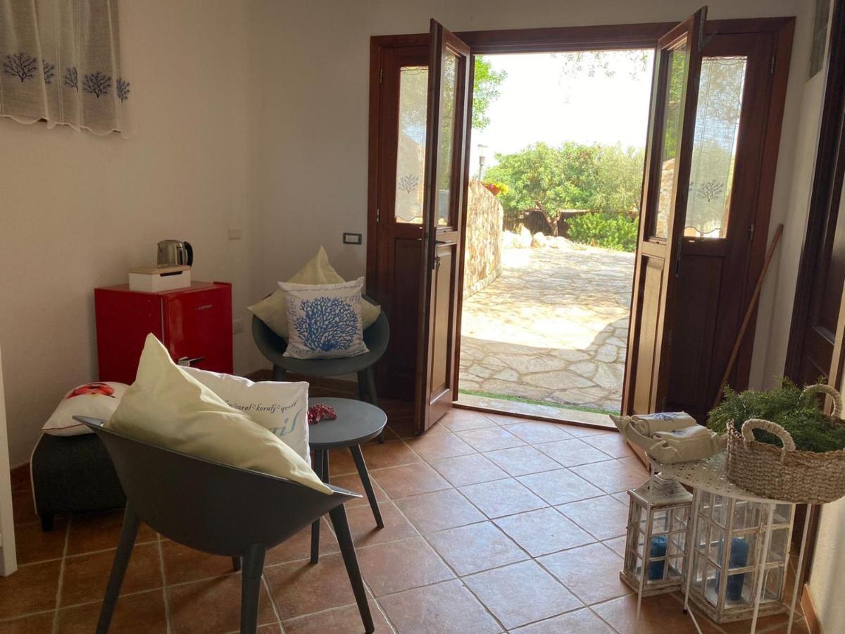 Case Vacanze Villa Rosita Сан-Теодоро Екстер'єр фото