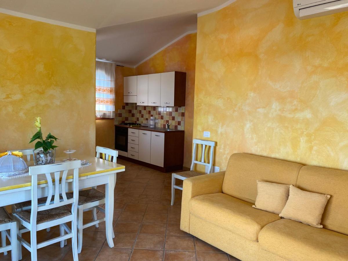 Case Vacanze Villa Rosita Сан-Теодоро Екстер'єр фото