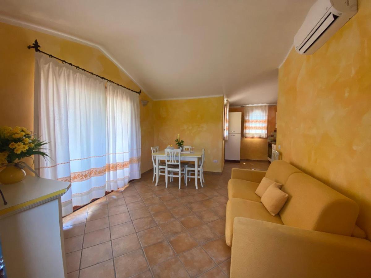 Case Vacanze Villa Rosita Сан-Теодоро Екстер'єр фото