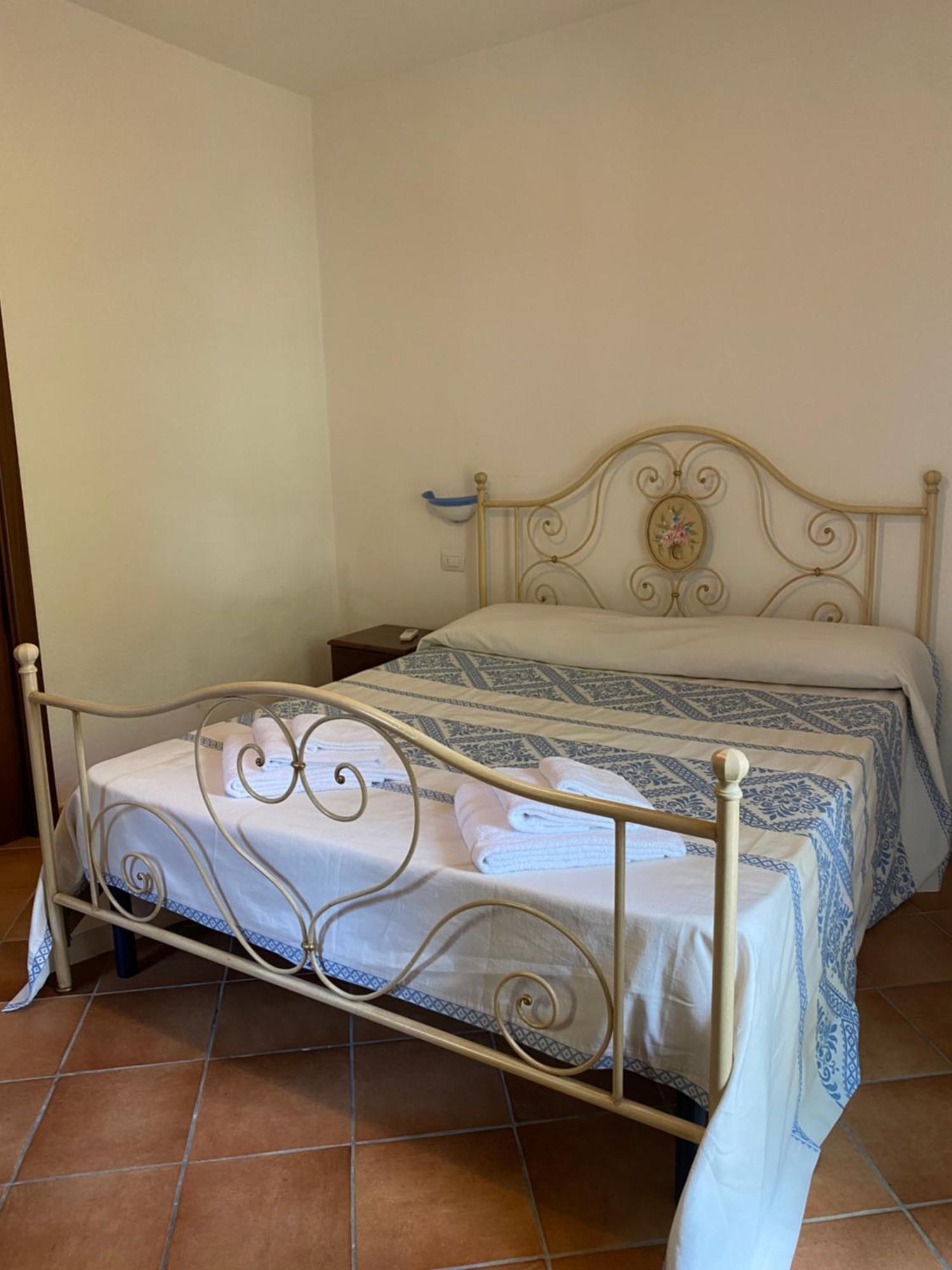Case Vacanze Villa Rosita Сан-Теодоро Екстер'єр фото