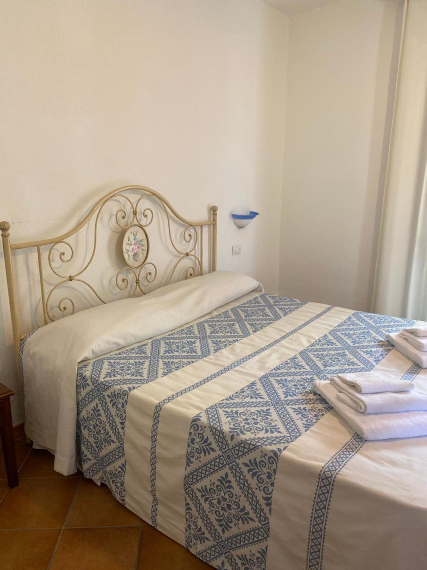 Case Vacanze Villa Rosita Сан-Теодоро Екстер'єр фото