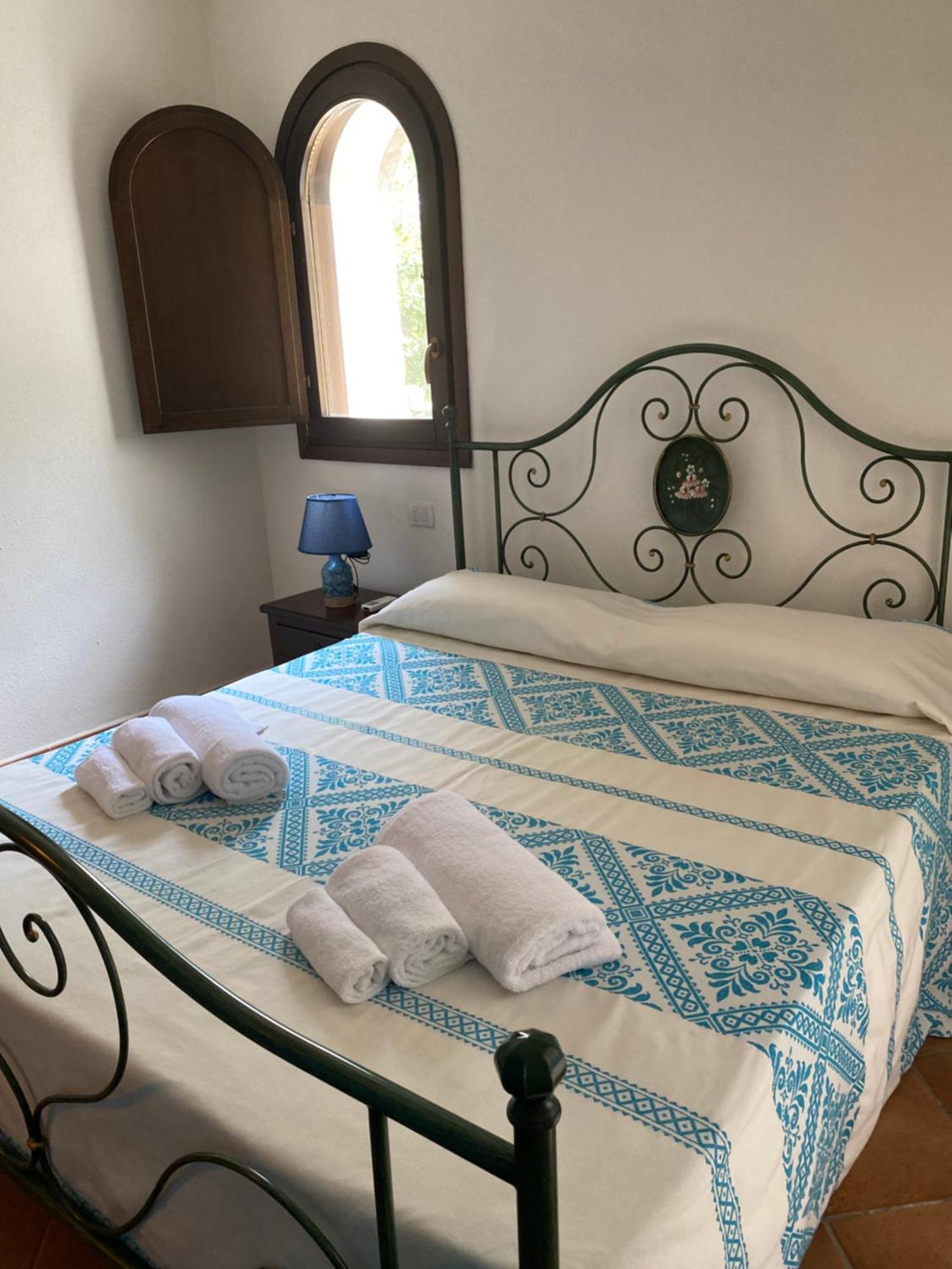 Case Vacanze Villa Rosita Сан-Теодоро Екстер'єр фото