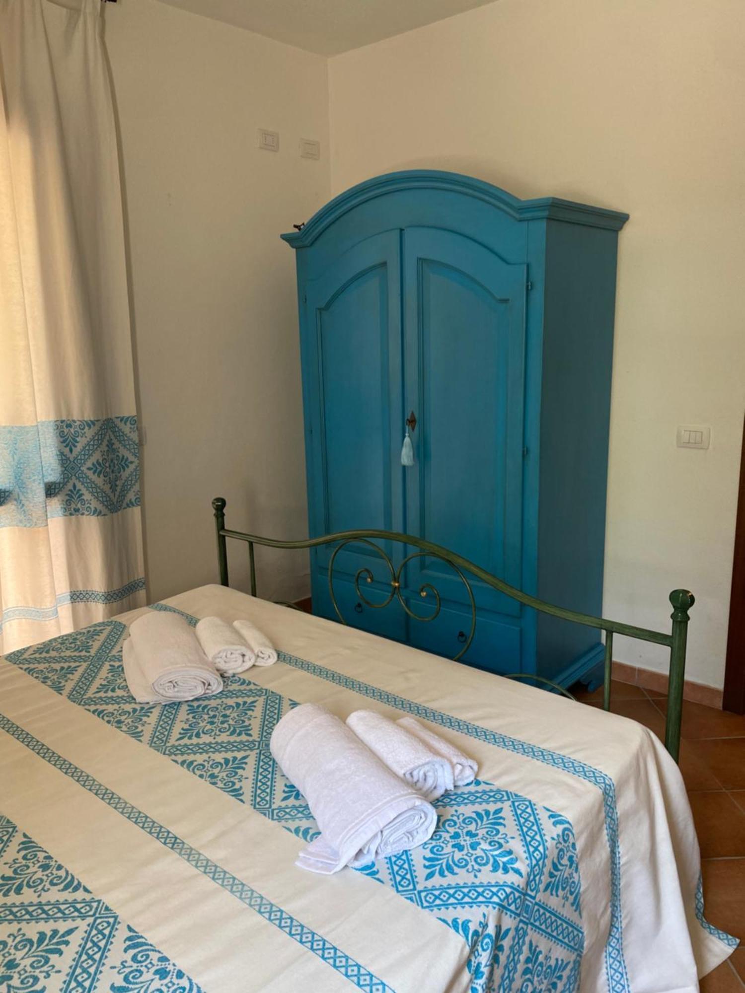 Case Vacanze Villa Rosita Сан-Теодоро Екстер'єр фото