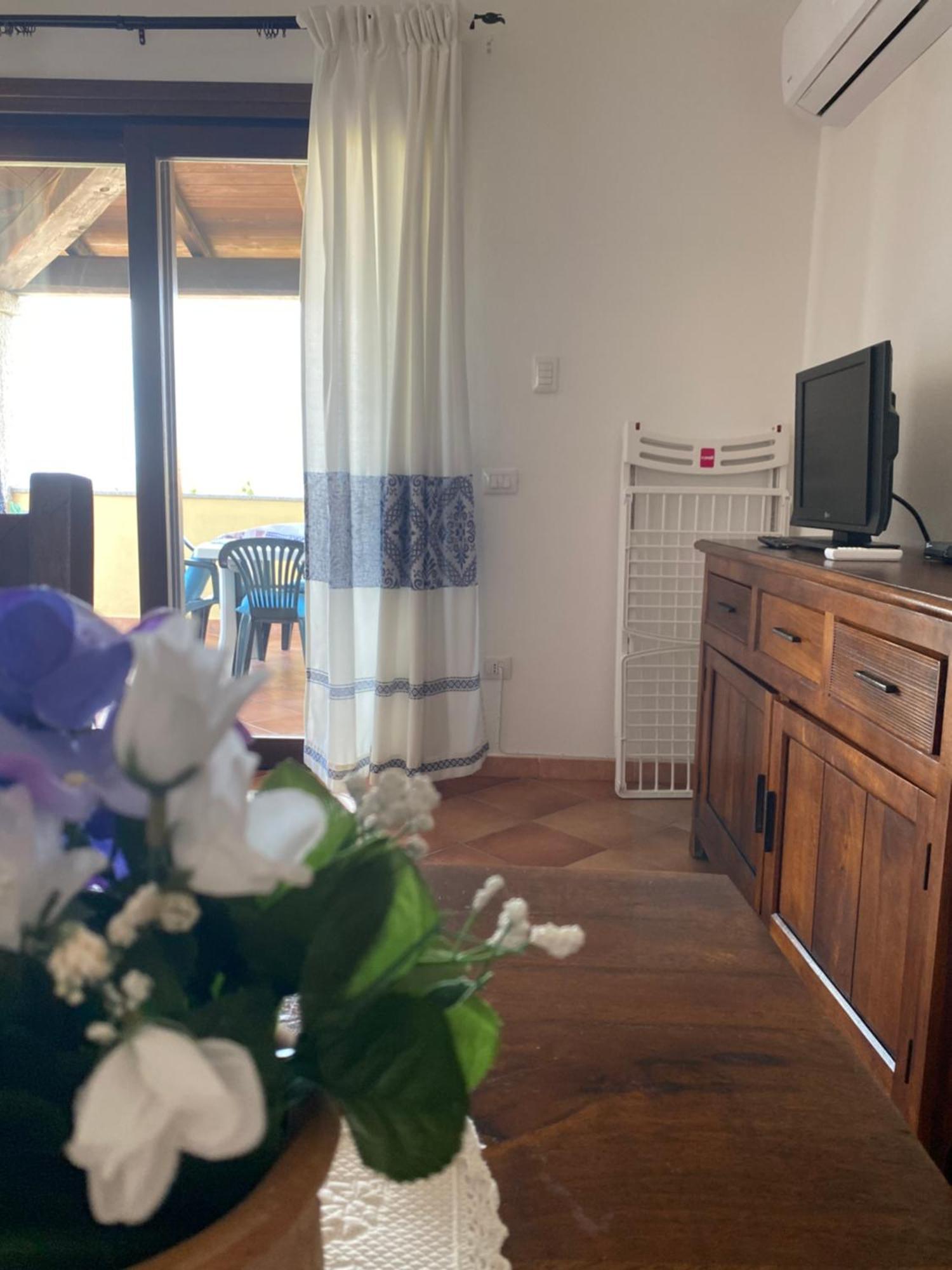 Case Vacanze Villa Rosita Сан-Теодоро Екстер'єр фото