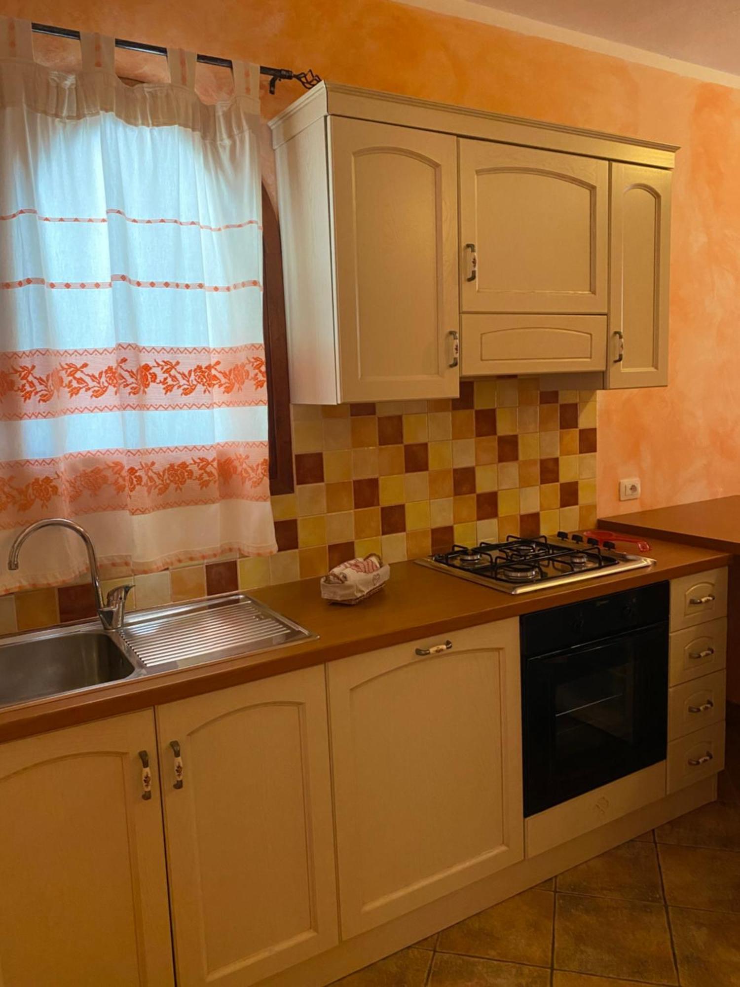 Case Vacanze Villa Rosita Сан-Теодоро Екстер'єр фото